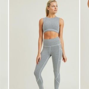 Athletic and co bra and leggings small